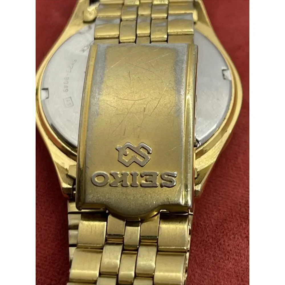 Vintage Seiko watch 5Y23-8049 Gold Tone Quartz SQ day/date Dead Battery Black